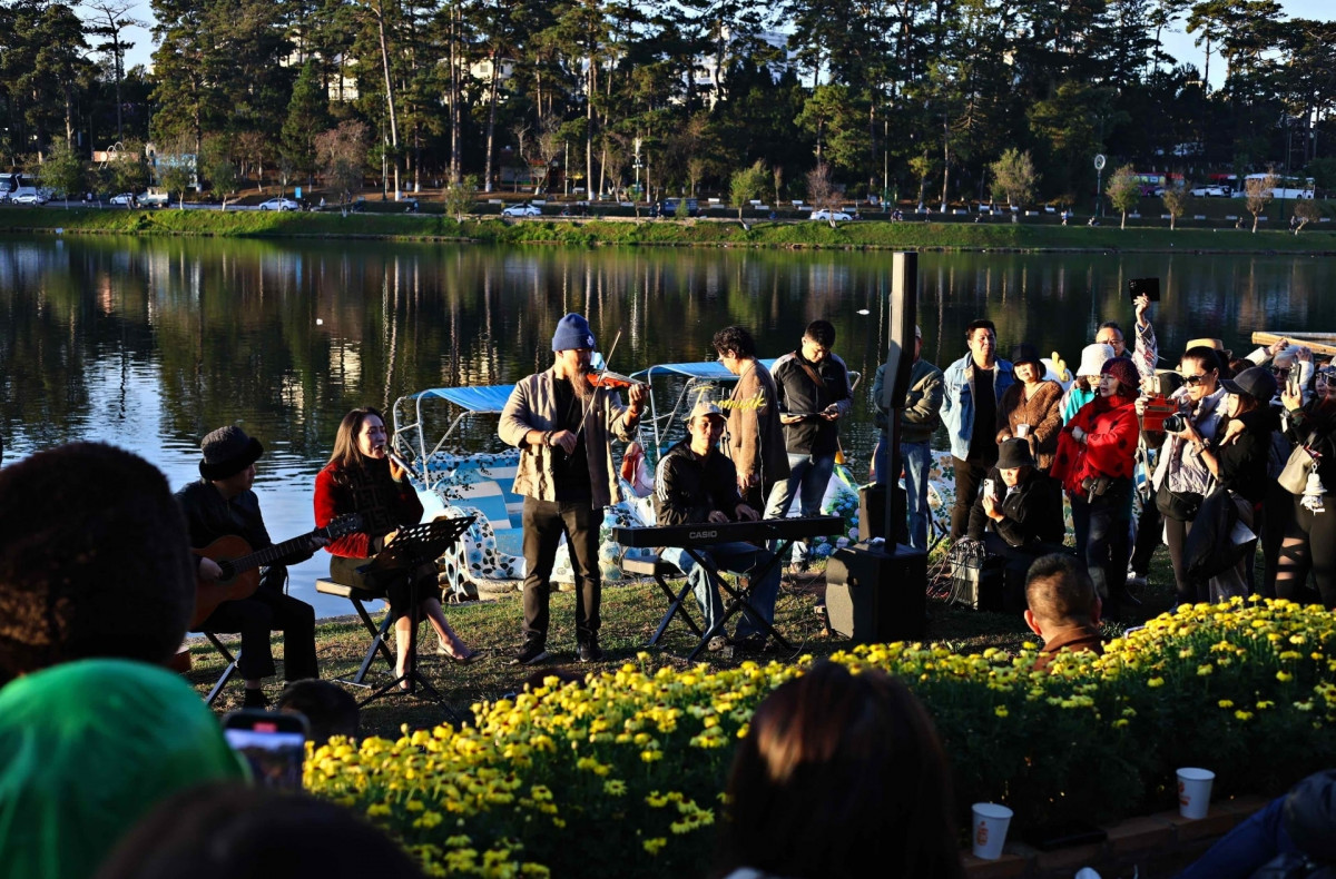 Âm nhạc - thỏi “nam châm” hút khách đến với Lâm Đồng ngàn hoa